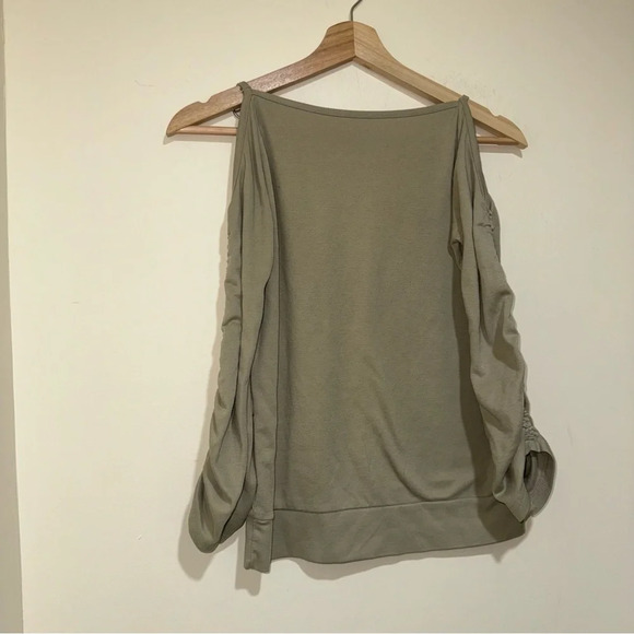 Women’s Y2K Miss Green O-Ring Long Sleeve Butterfly Graphic With Ruffle Sleeves - Picture 11 of 16